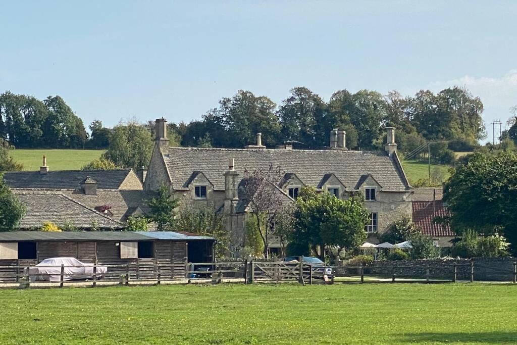 The Old Manor Coach House Appartement Cirencester Buitenkant foto